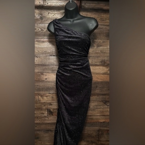 NWT! Elegant One-Shoulder BLACK AND SILVER SPARKLE Dress - Picture 3 of 10